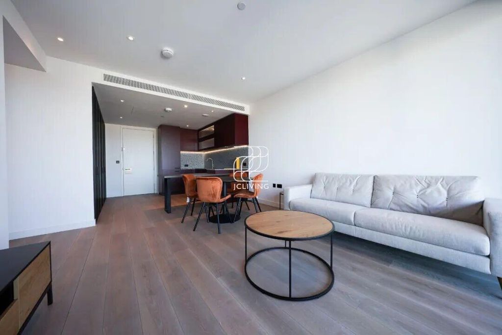 Property photo 1 of 12 Living Room