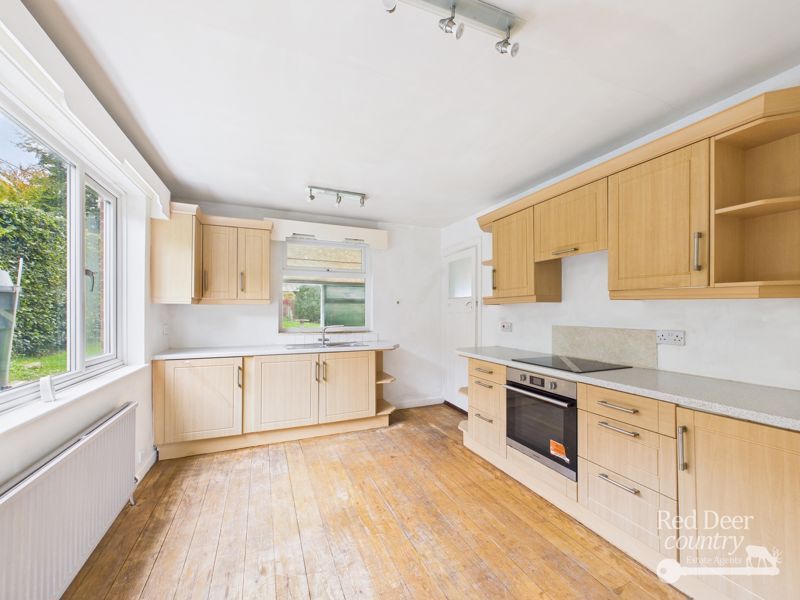Property photo 3 of 19 Kitchen/Breakfast Room