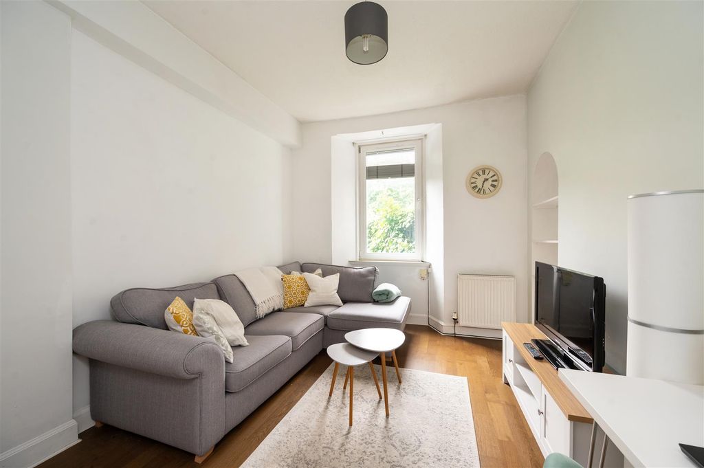 Property photo 2 of 15 Murdochterrace-8.Jpg