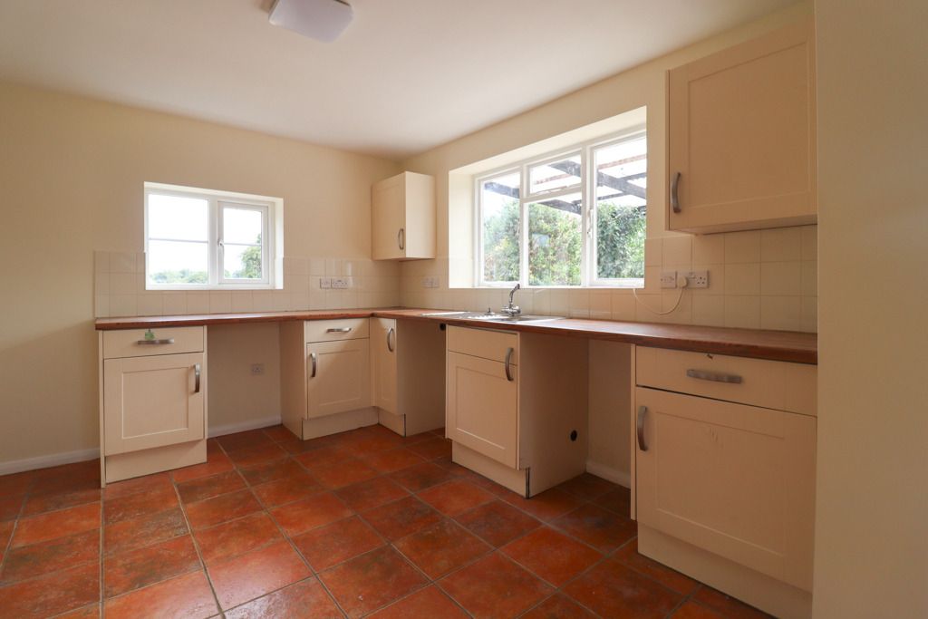 Property photo 3 of 17 4416823