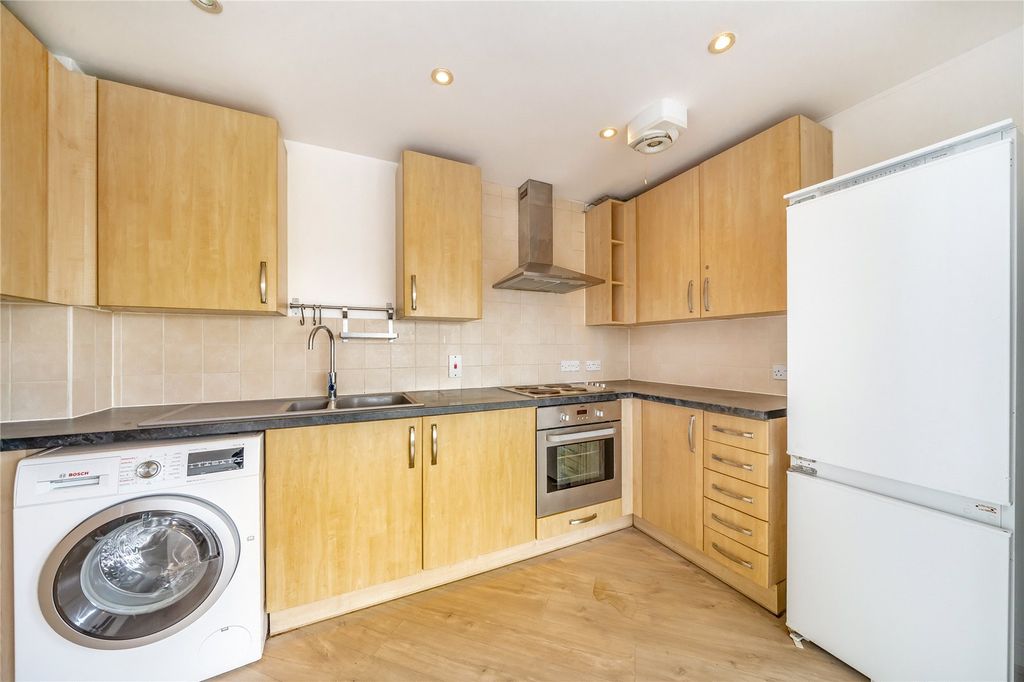 Property photo 3 of 8 Kitchen