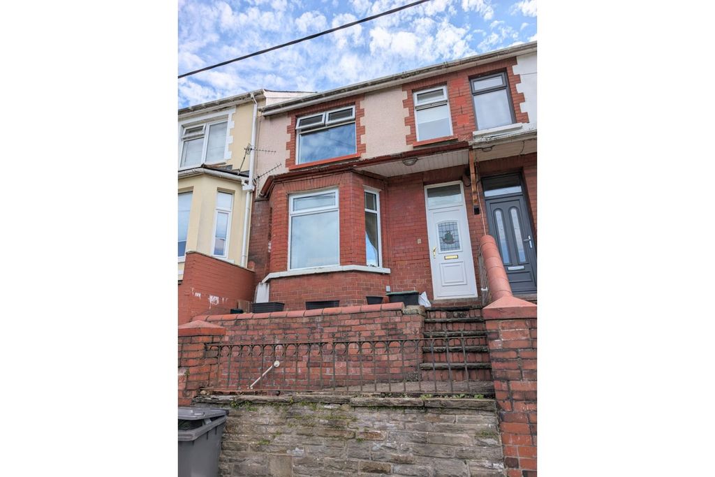Property photo 1 of 26