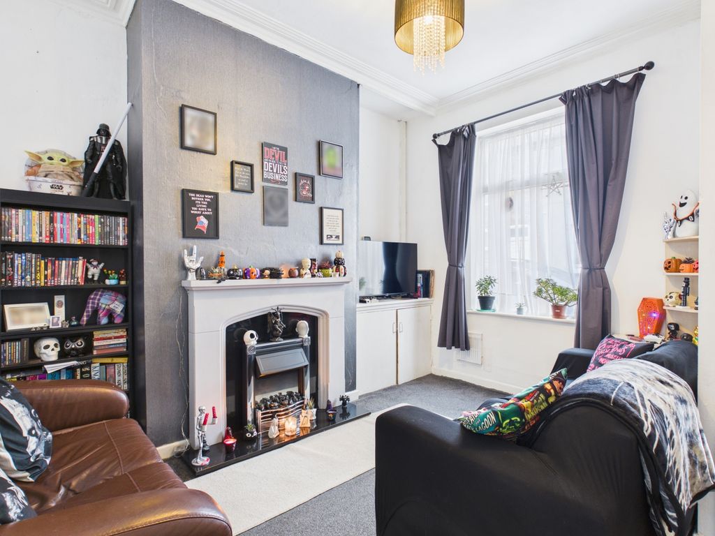 Property photo 2 of 12 Cam03729G0-Pr0262-Still001