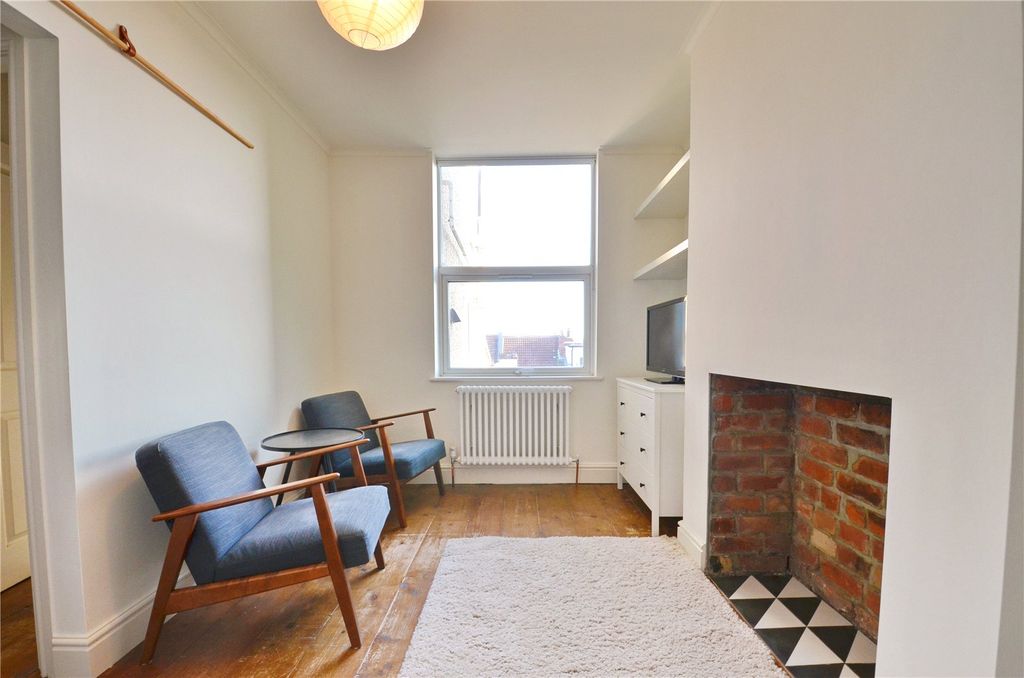 Property photo 3 of 8 Picture No. 01