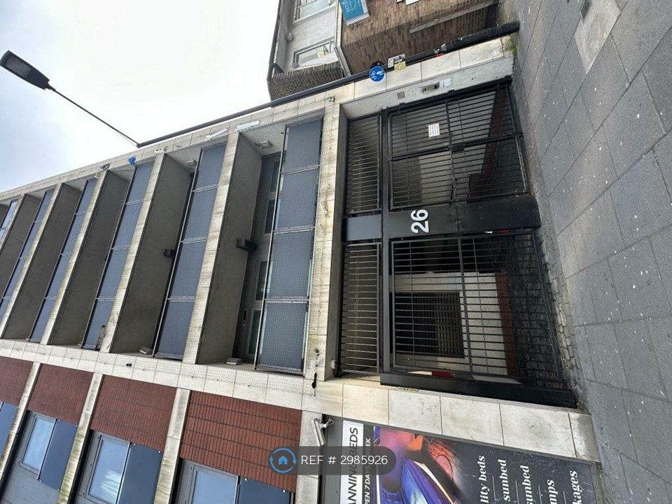 Property photo 2 of 11 Entrance / Exit On High Street
