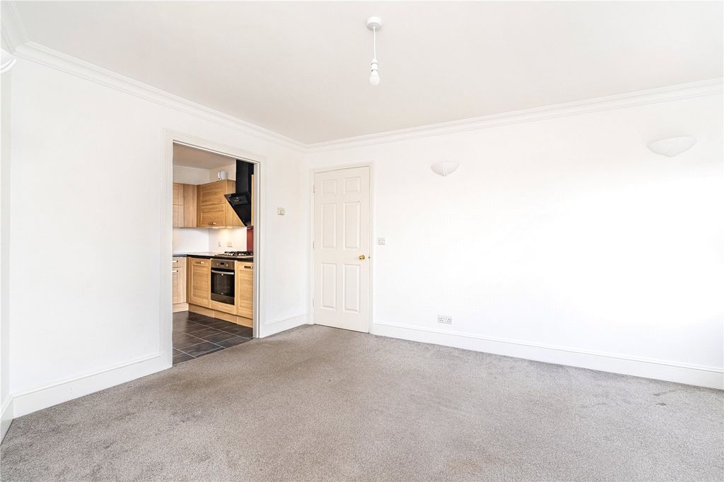 Property photo 3 of 6 Picture No. 10