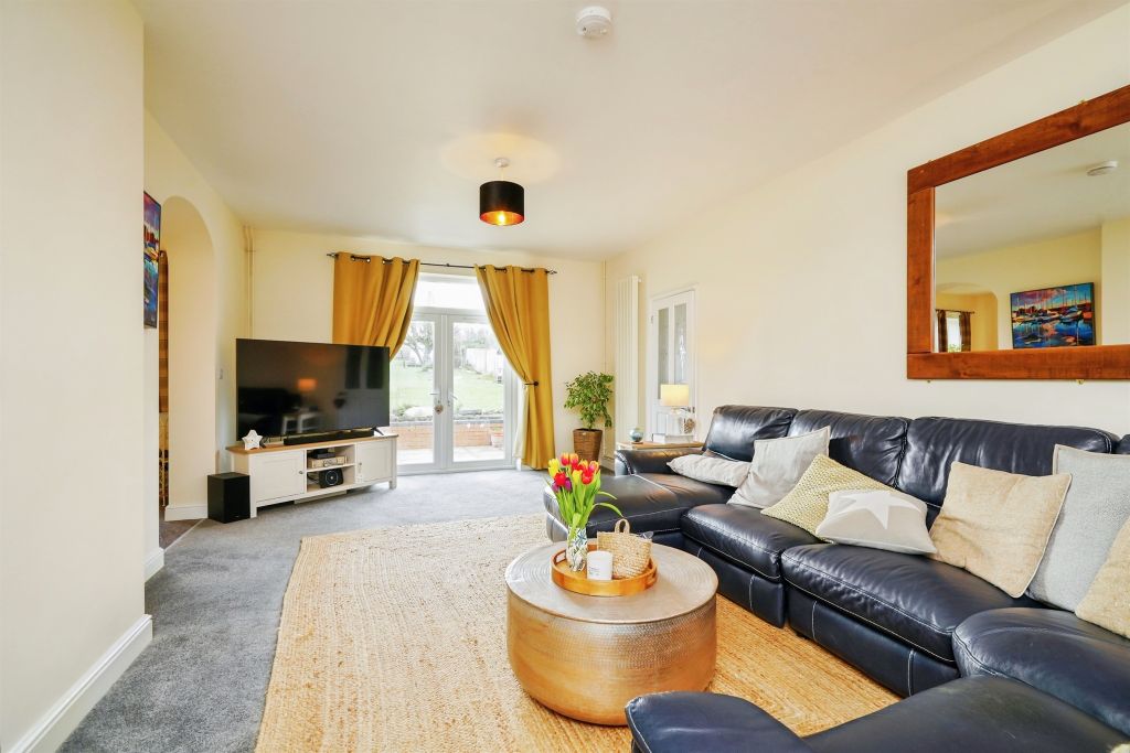 Property photo 3 of 23