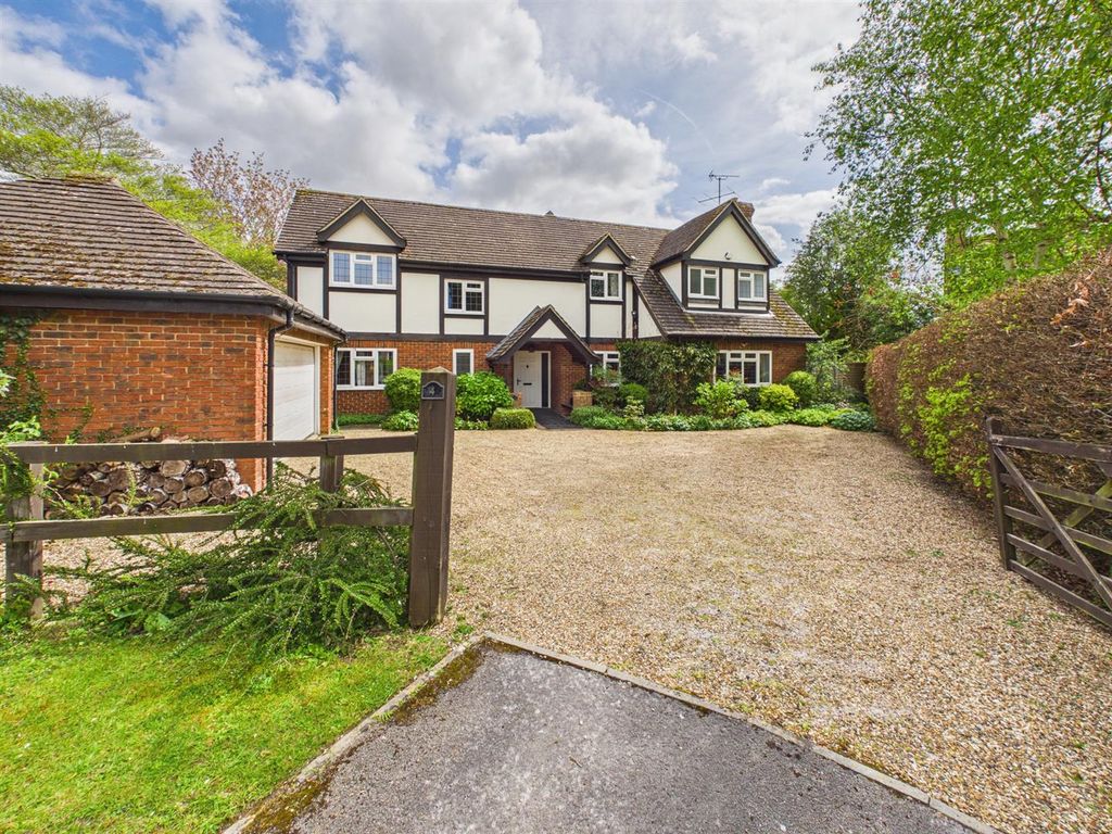 Property photo 1 of 25 Cam05510G0-Pr0196-Still027.Jpg