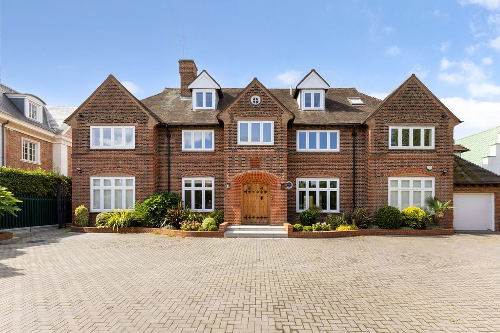 Property photo 1 of 91 4405970
