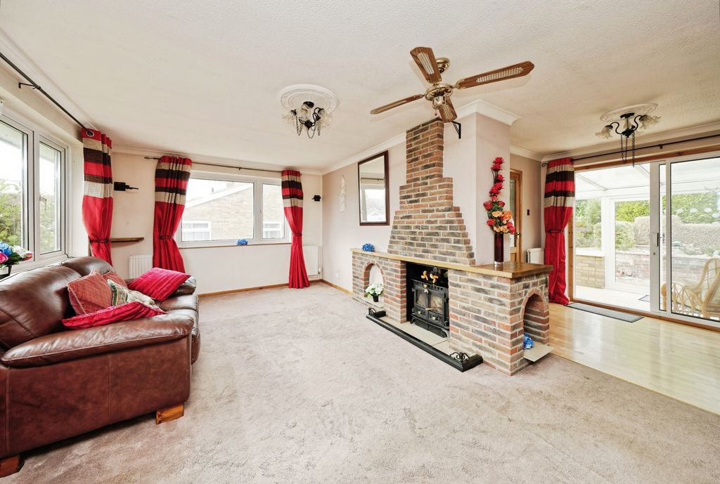 Property photo 2 of 21 Pbox-Img.Jpg
