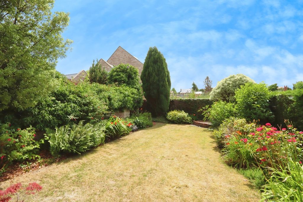 Property photo 3 of 17 Photo