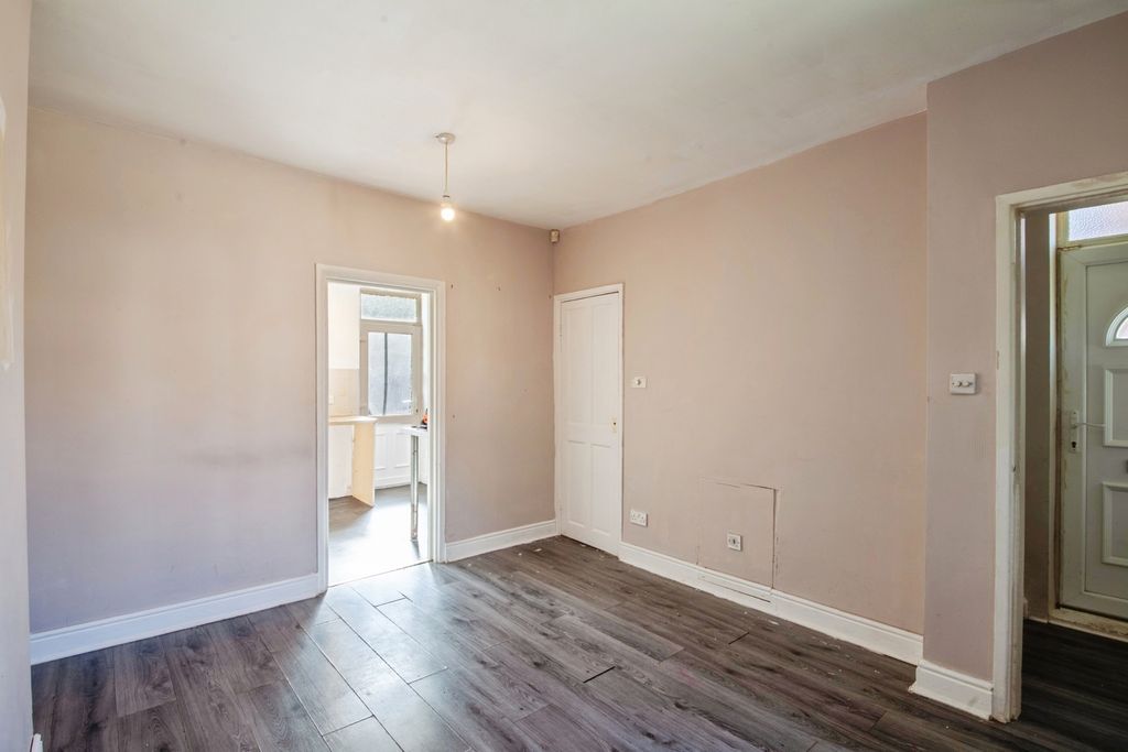 Property photo 2 of 13 Pbox-Img.Jpg