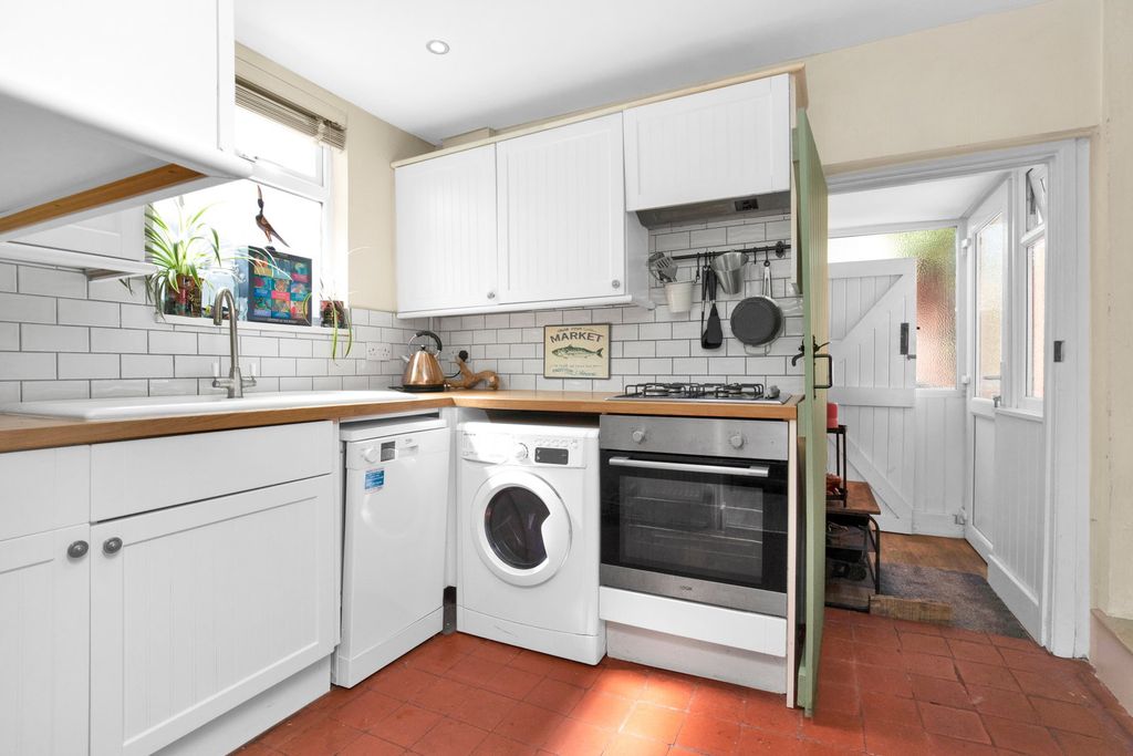 Property photo 2 of 24