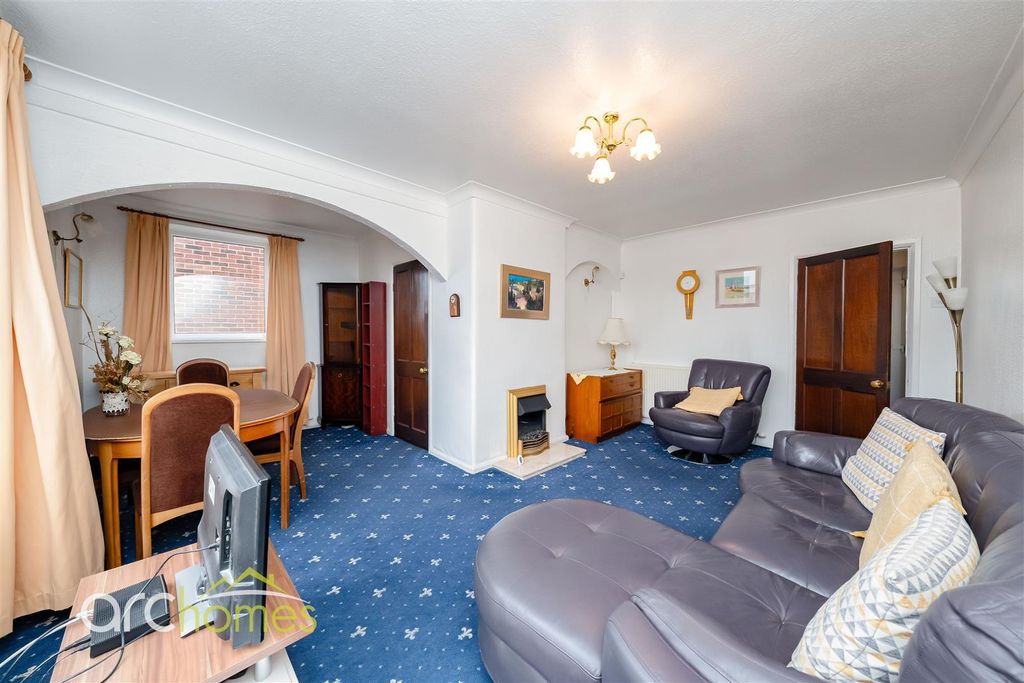 Property photo 2 of 33 Lovers-9.Jpg