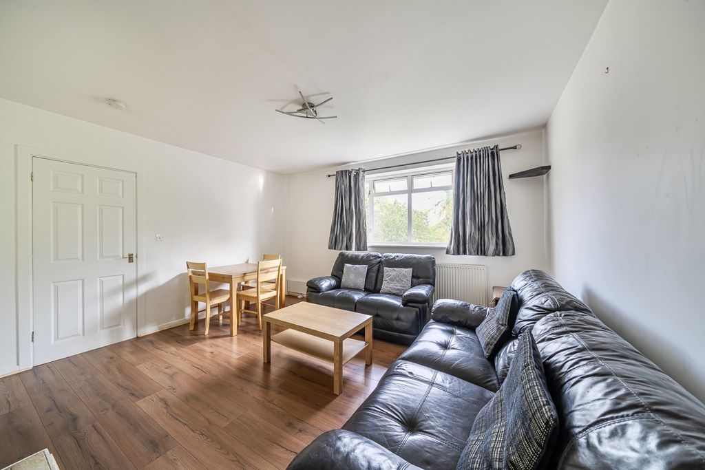 Property photo 3 of 20 1361529-3-68Daab4...