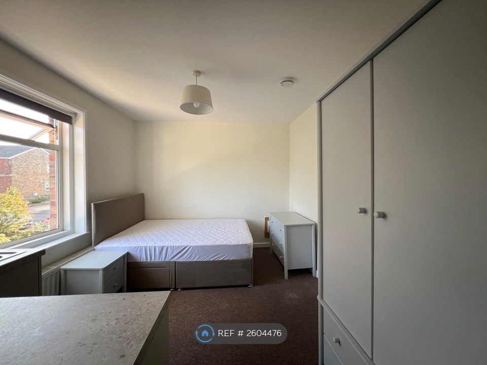 Property photo 3 of 11 Room 6