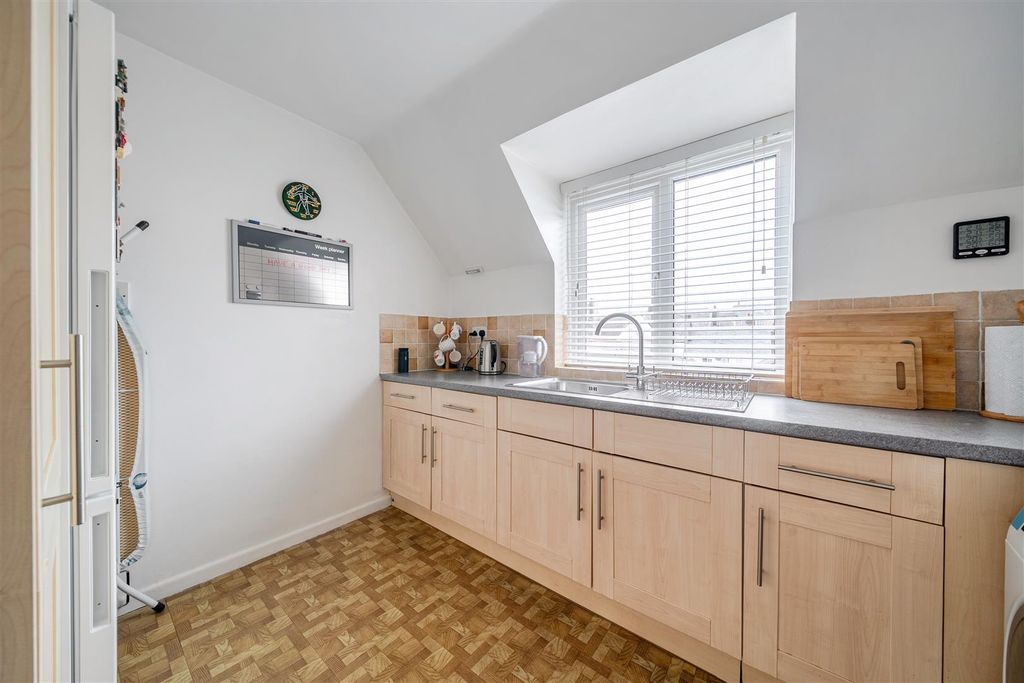 Property photo 2 of 18 1465496-10-6A0dc7F502E22.Jpg