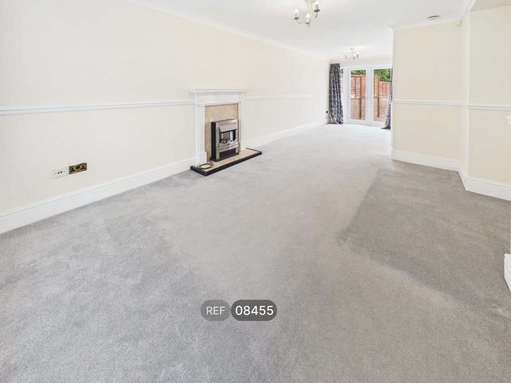 Property photo 2 of 16 Living/Dining Room