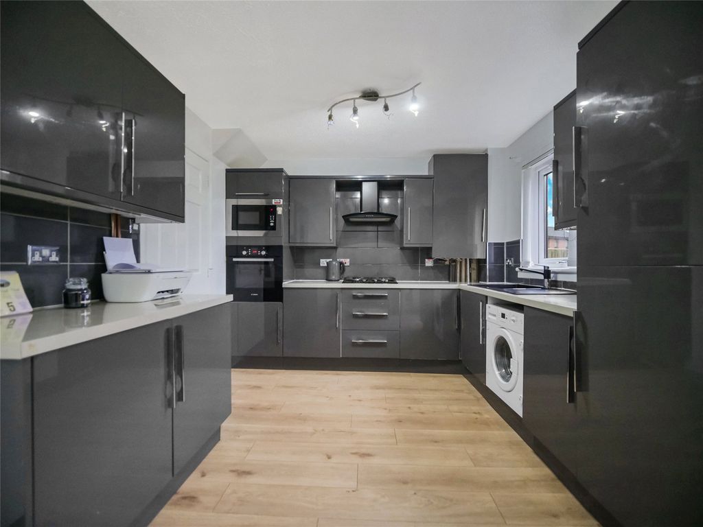 Property photo 3 of 17 Picture No. 16