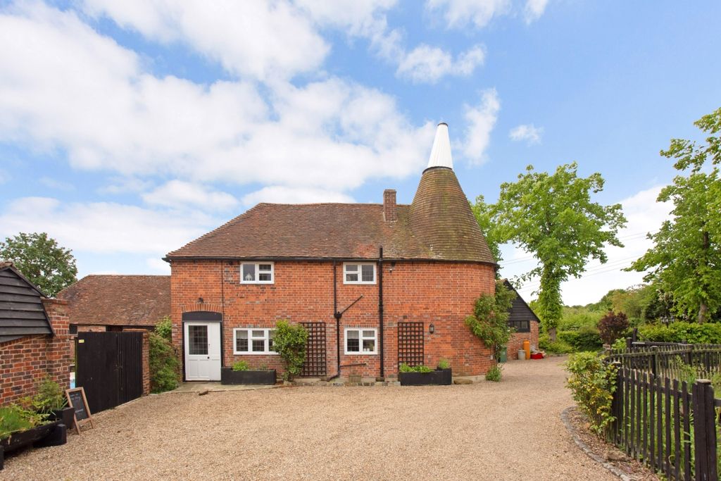 Property photo 2 of 11