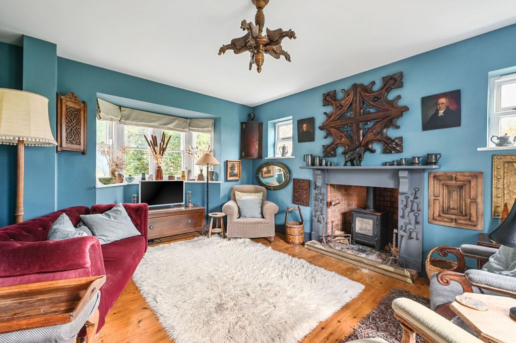 Property photo 2 of 41