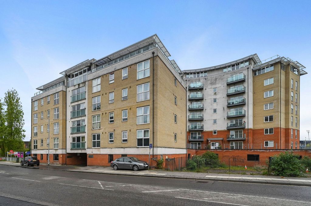 Property photo 1 of 9