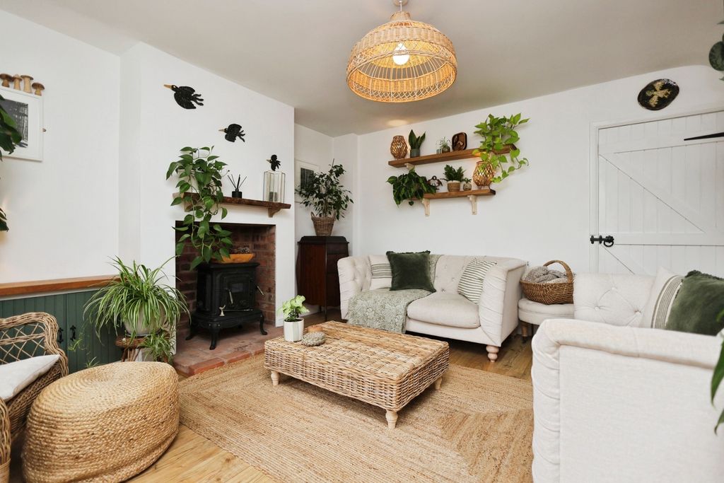 Property photo 3 of 19 Pbox-Img.Jpg