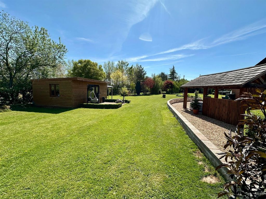 Property photo 2 of 37