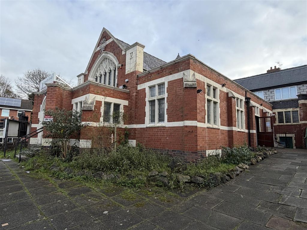 Property photo 1 of 7