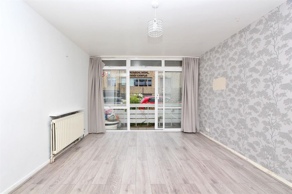 Property photo 2 of 13 Arbor Court, N16