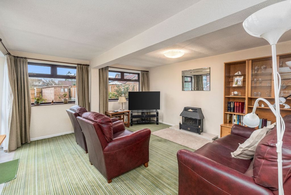 Property photo 3 of 33