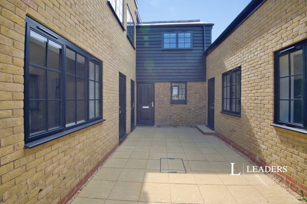 Property photo 2 of 11 External