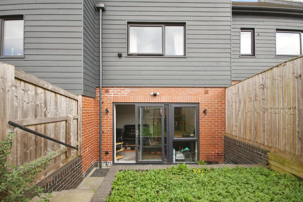 Property photo 1 of 15 Photo