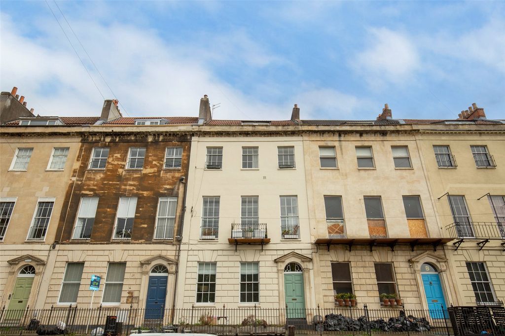 Property photo 1 of 7 Picture No. 14