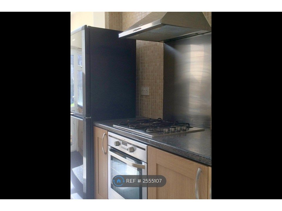 Property photo 3 of 14 Kitchen