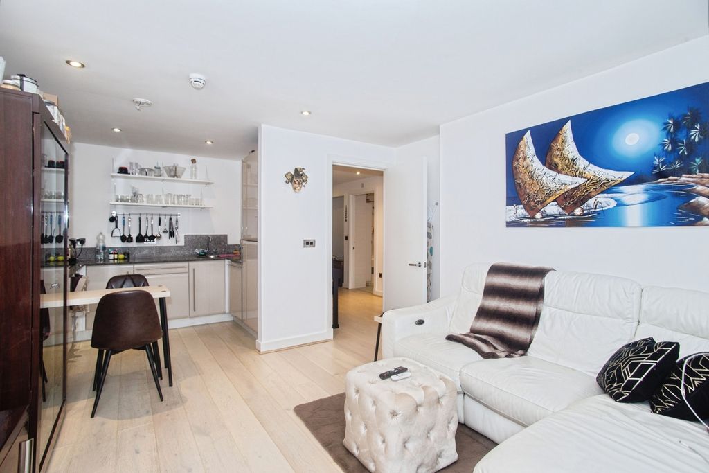 Property photo 3 of 20 Pbox-Img.Jpg