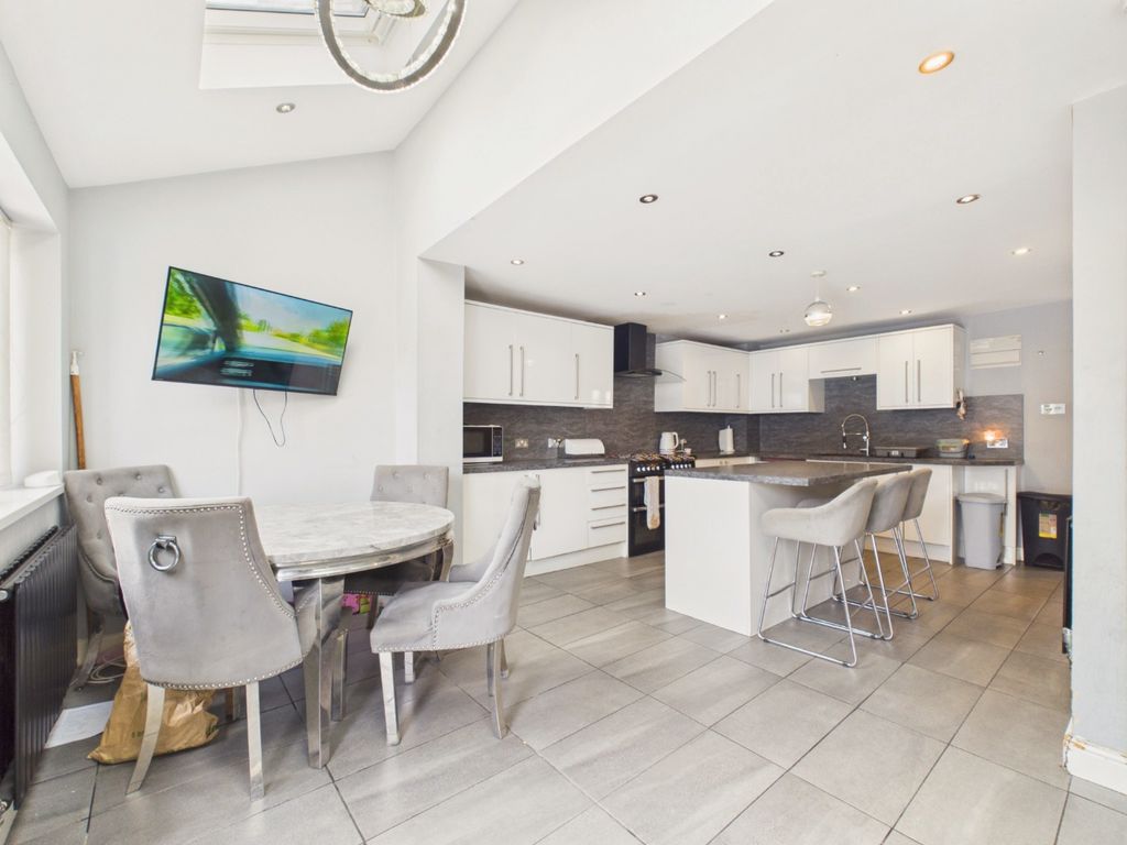 Property photo 2 of 17 5356514