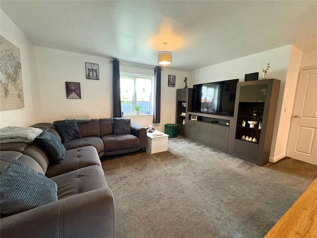 Property photo 2 of 8 Picture No. 05