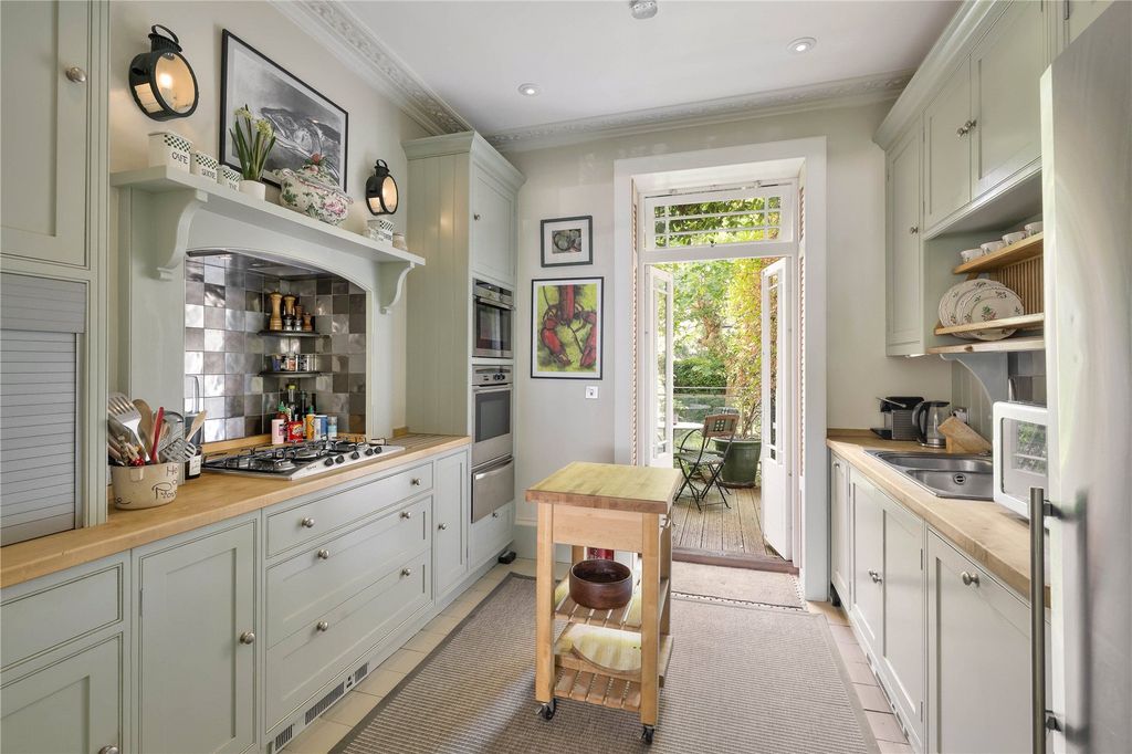 Property photo 3 of 13 Kitchen