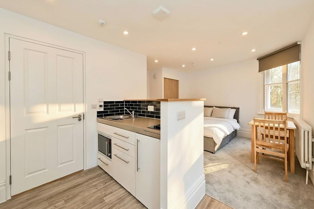 Property photo 1 of 14 Internal 1.Jpg