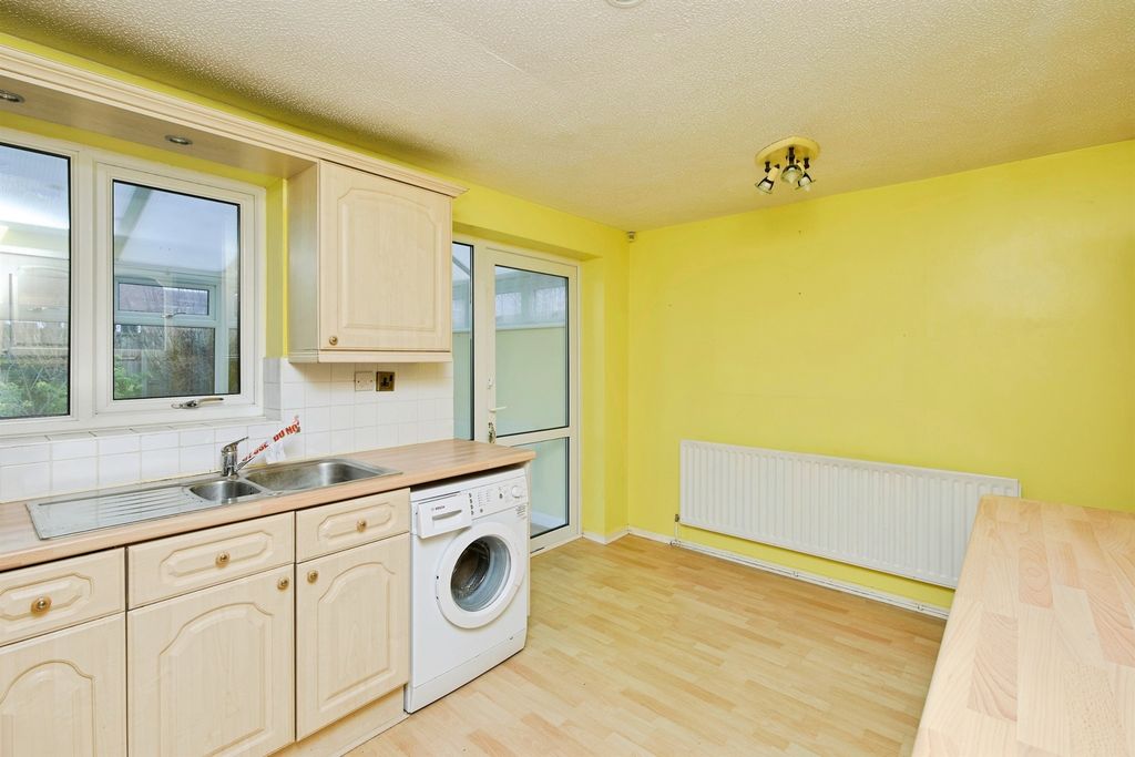 Property photo 2 of 20