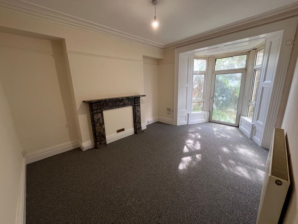 Property photo 2 of 6 Lounge