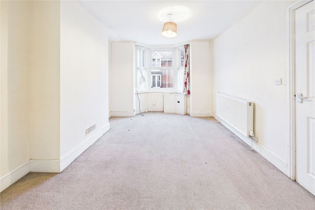 Property photo 3 of 18 Living Room