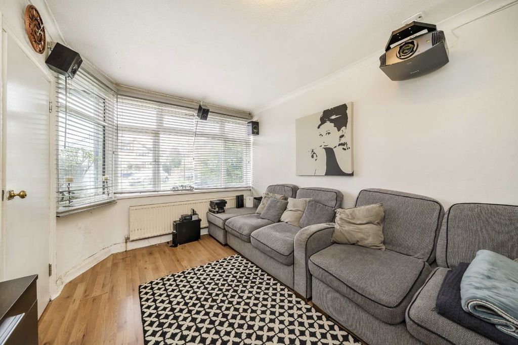 Property photo 2 of 7