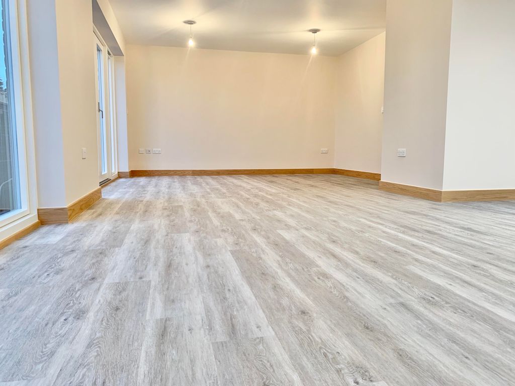 Property photo 3 of 10 View