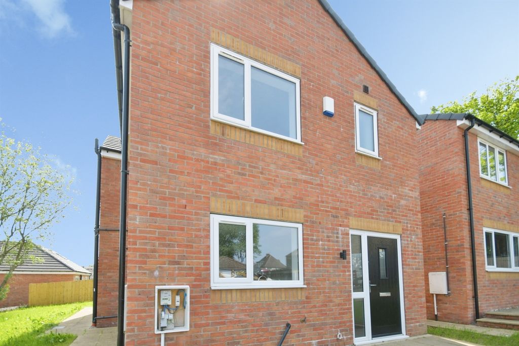 Property photo 2 of 16