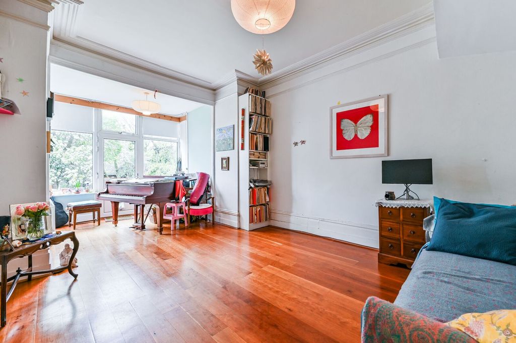 Property photo 2 of 19