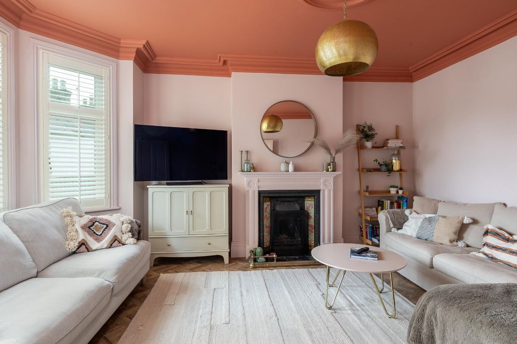 Property photo 2 of 34