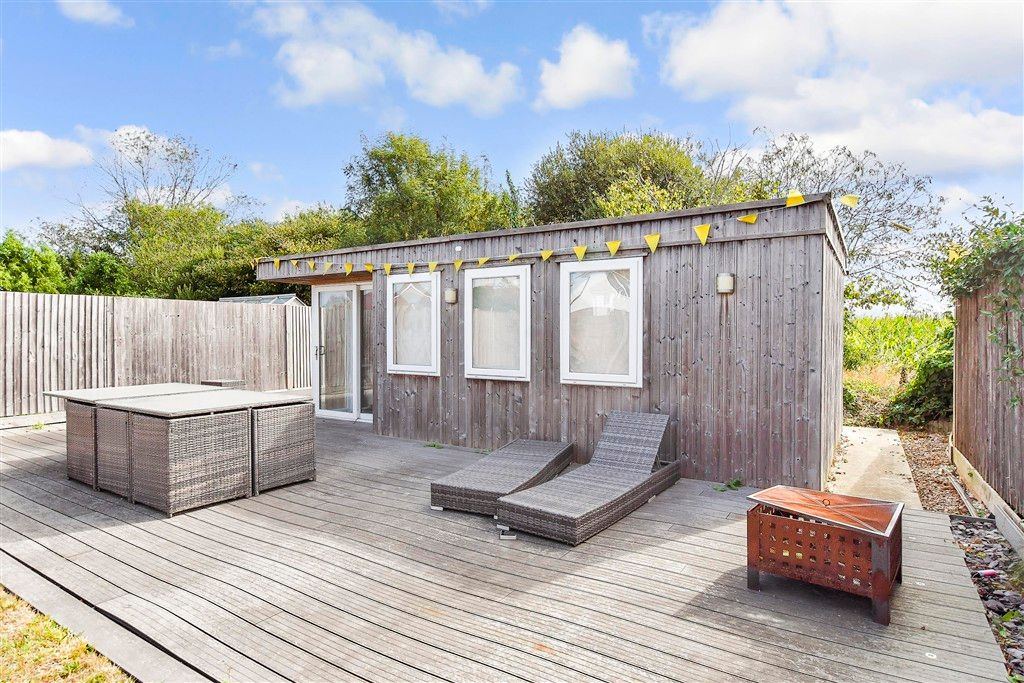 Property photo 3 of 11 Workshop/Outbuildings