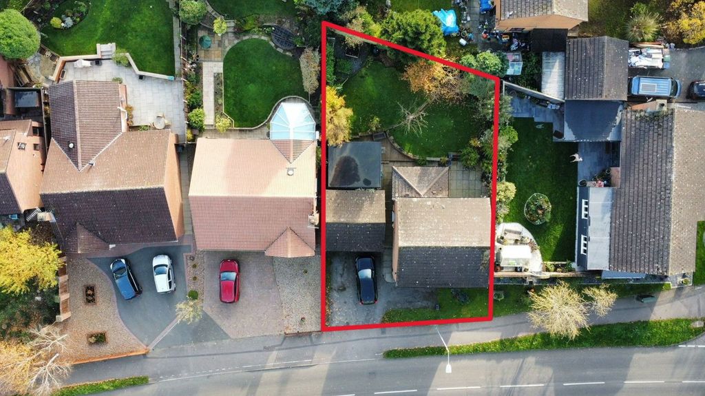 Property photo 3 of 28